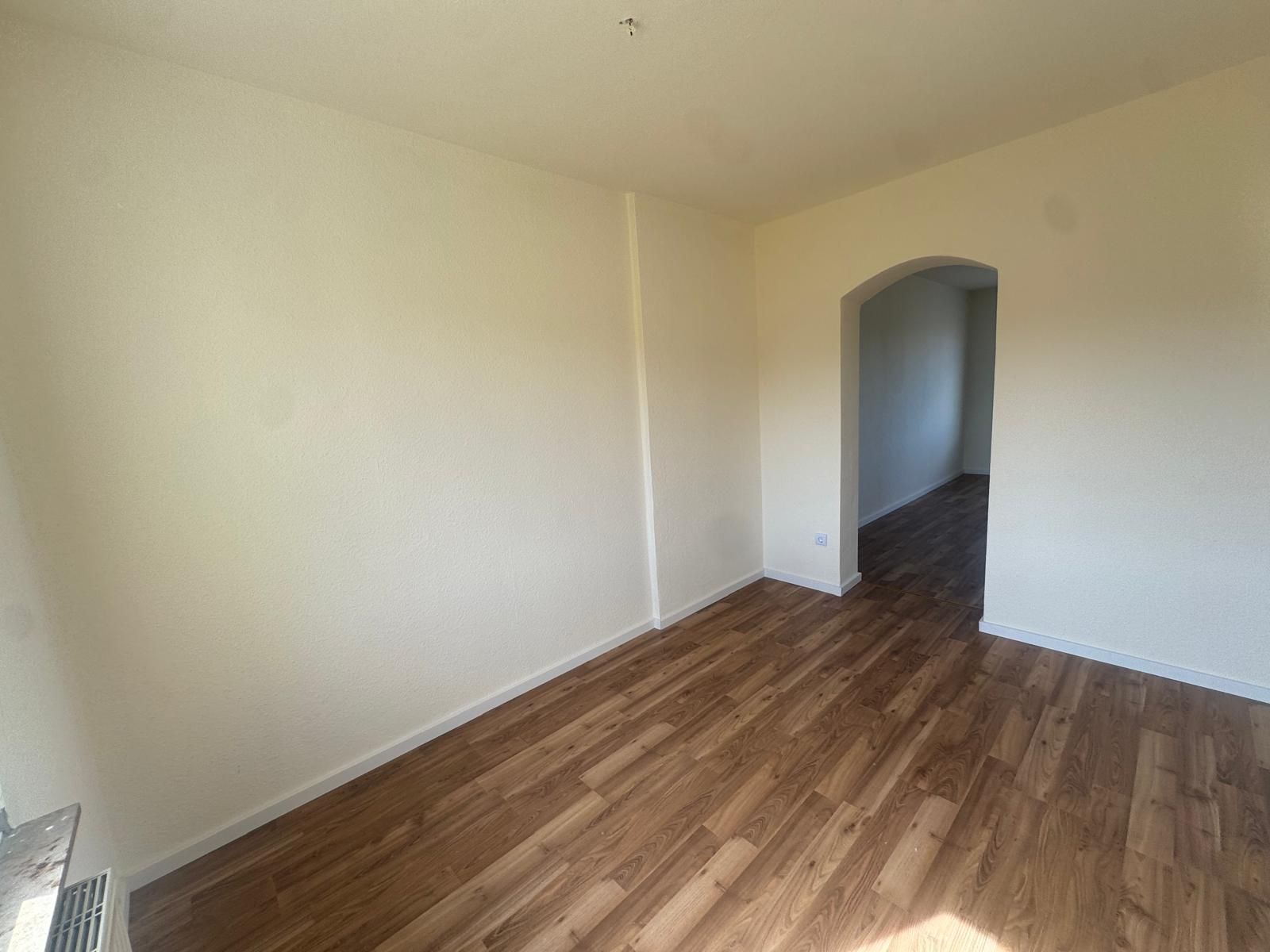 Zimmer mit Bogen Nachher